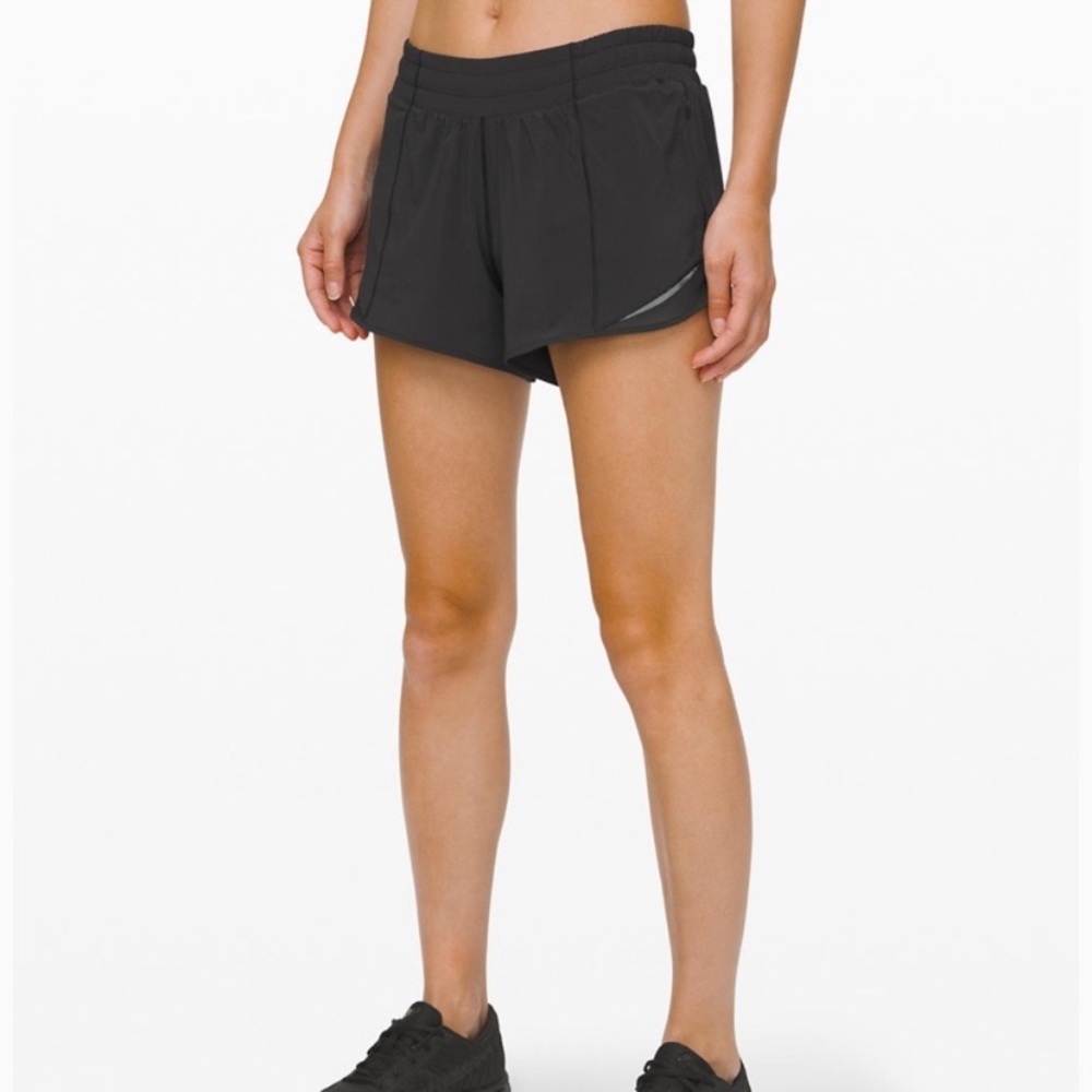 Lululemon Hotty Hot short 4”